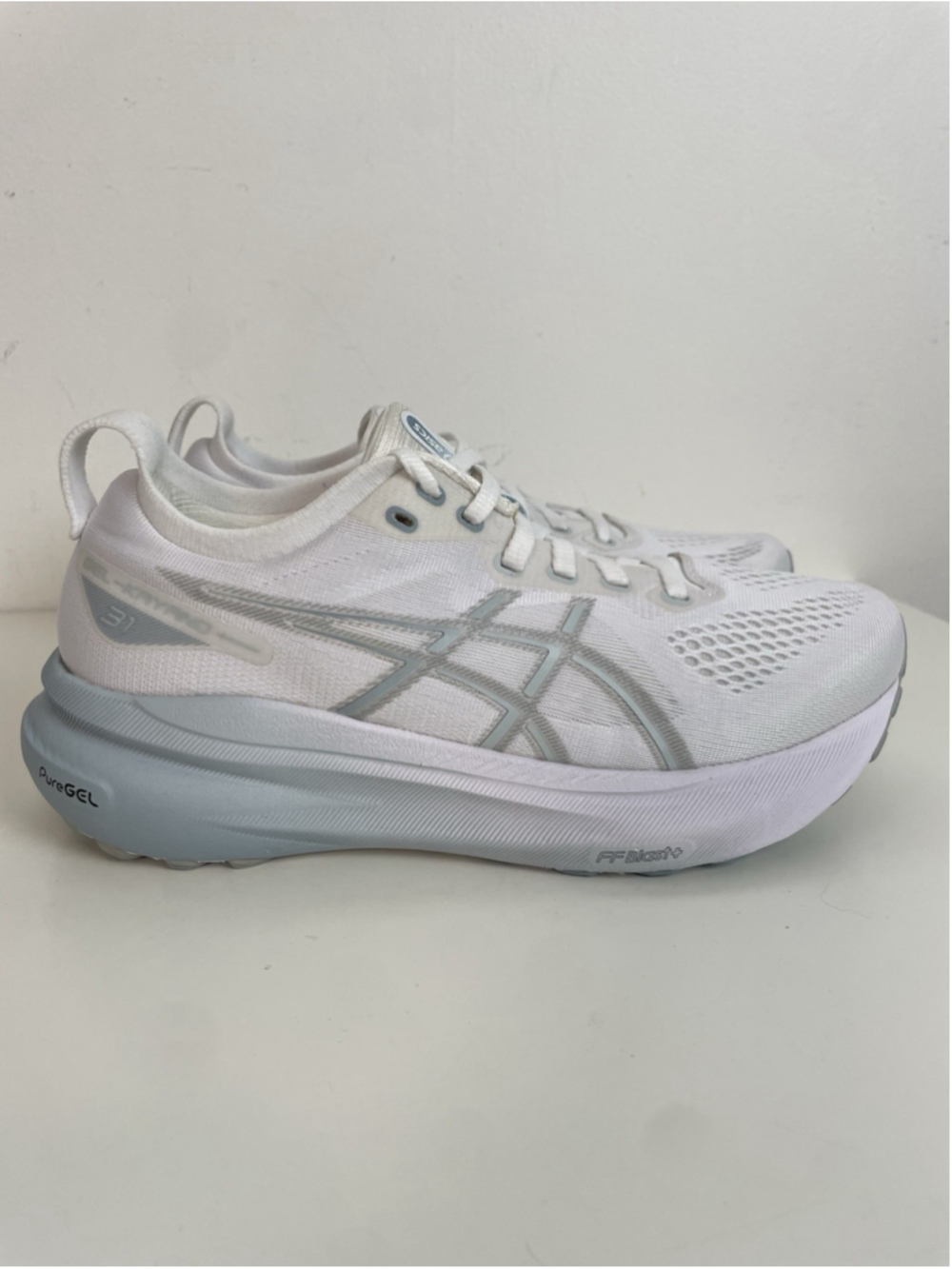 Asics Gel-Kayano 31 Womens Size 7 White Gray Athletic Running Shoes Sneakers